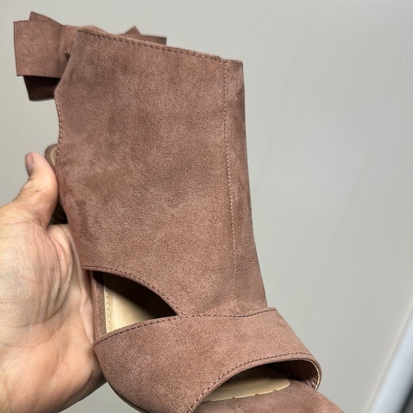 LC Lauren Conrad Dusty Rose Peep-Toe Heels - Picture 10 of 12